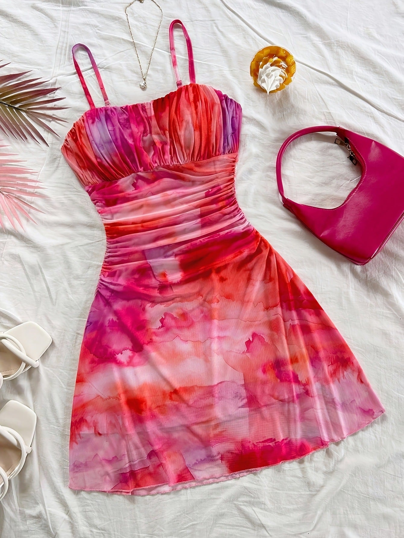 Spring/Summer New French Floral Strapless Dress with Waist-Cinching Design, Perfect for Vacations and Stylish