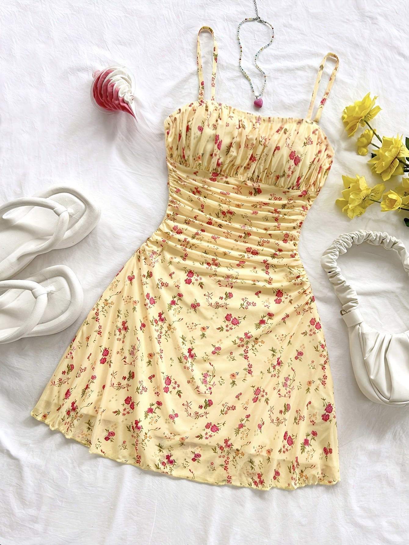 Spring/Summer New French Floral Strapless Dress with Waist-Cinching Design, Perfect for Vacations and Stylish